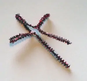 pipe cleaner cross - step 3