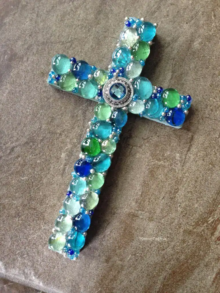 Christian crafts for adults - DIY moasic cross